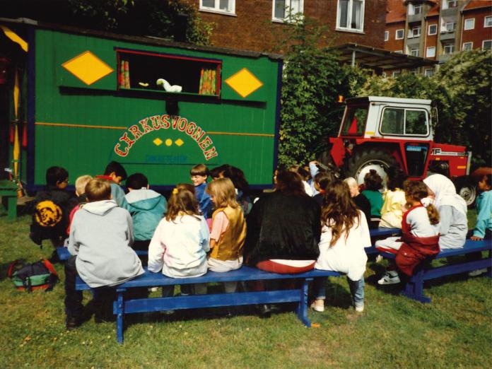 Billede fra en af de første Cirkusvogns turnéer