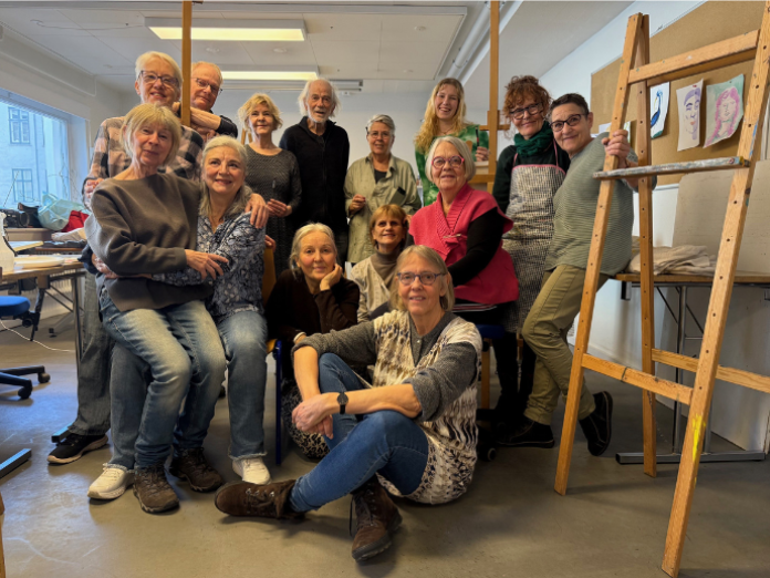 Et foto af billedkunstholdet der udstiller